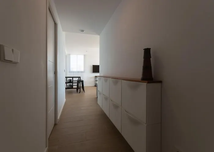 Апартаменты Modern Sea Front Sea Waves